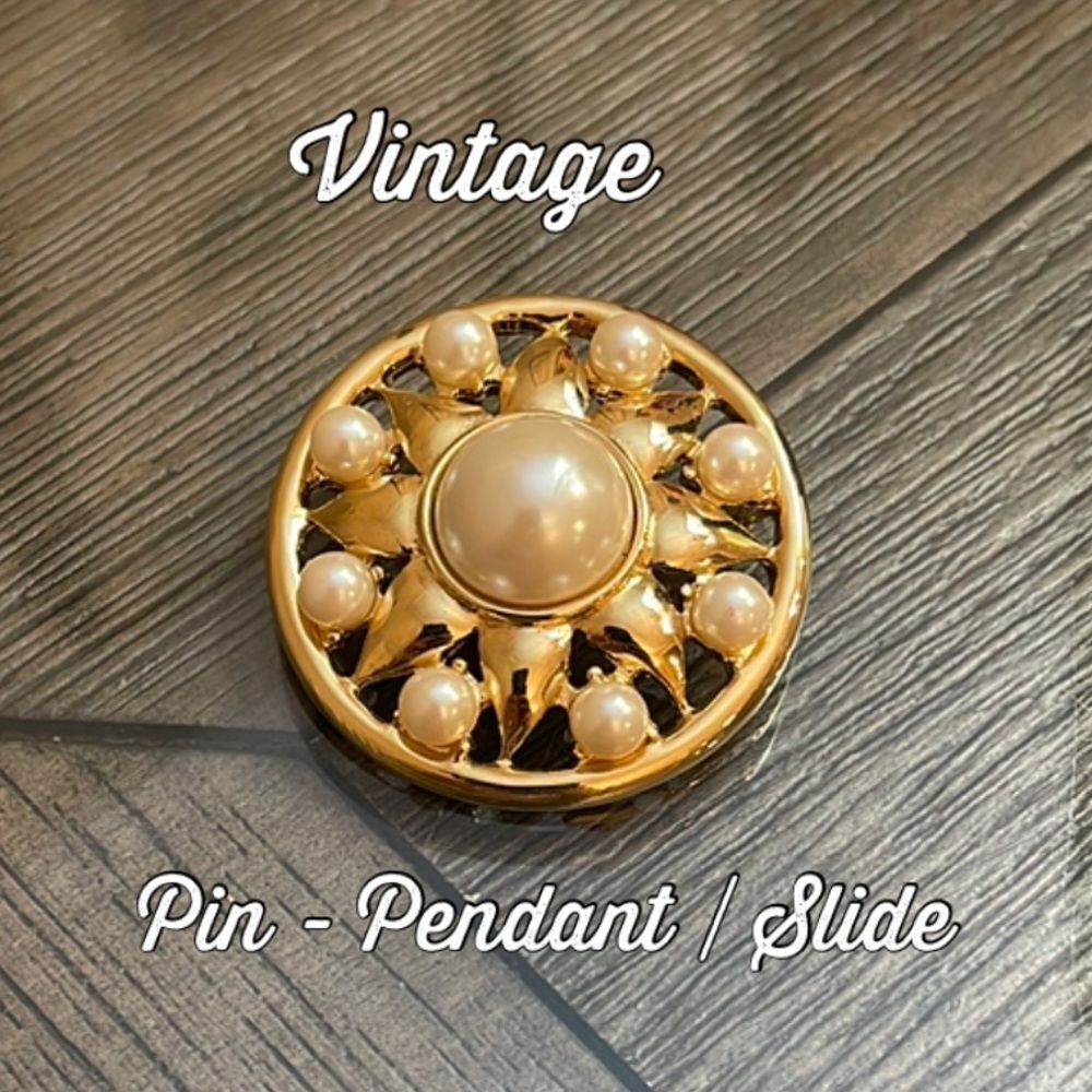 Vintage Round Pin - Pendant Flower with Pearls